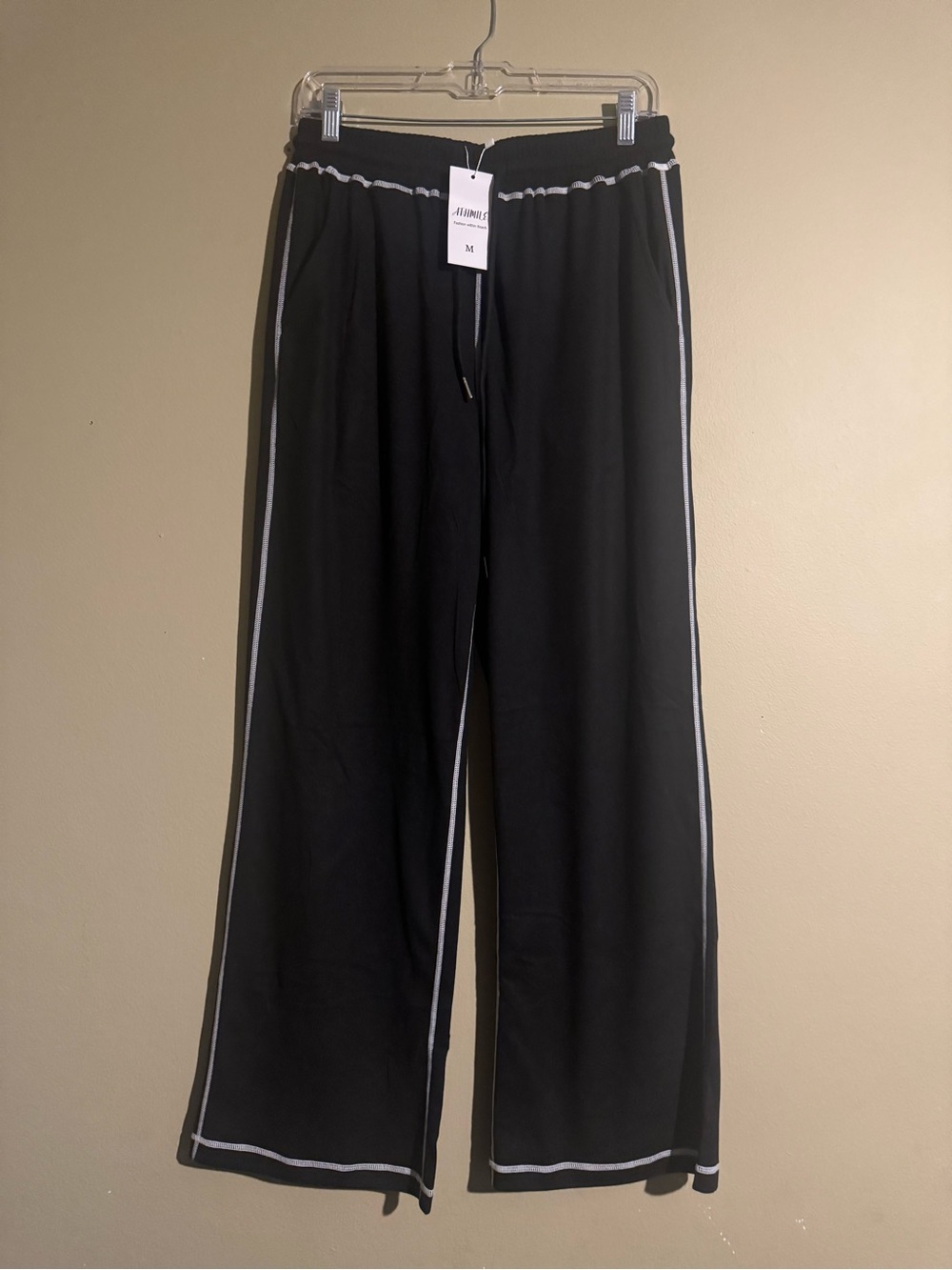 Athmile, Black, Ultra Soft, Wide Leg, Women’s Medium SweatPants. New With Tags.